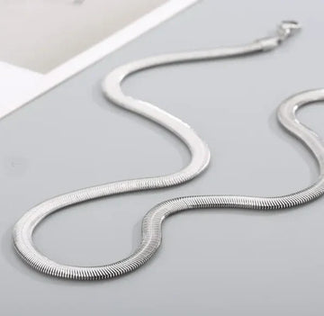 Sleek Snake Stainless Steel Chain – Timeless Shine, Everyday Style